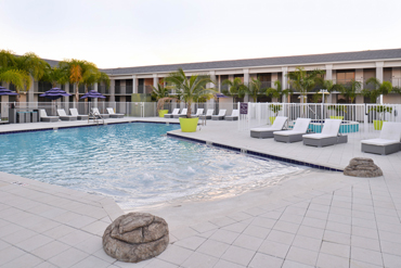 clarion inn and suites pool area