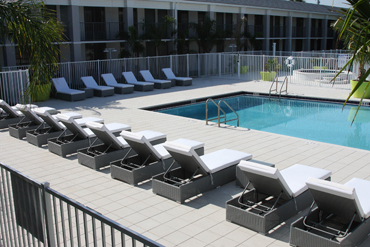 clarion inn and suites pool area