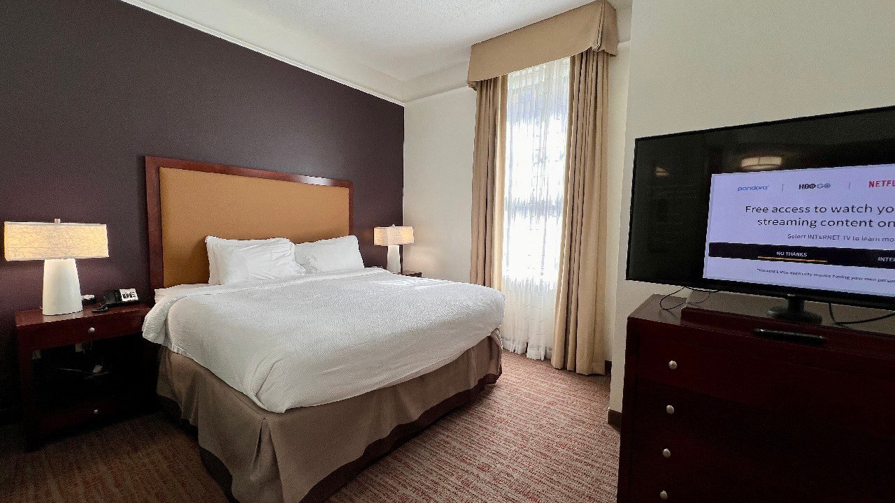 Residence Inn Savannah Downtown Historic District bedroom