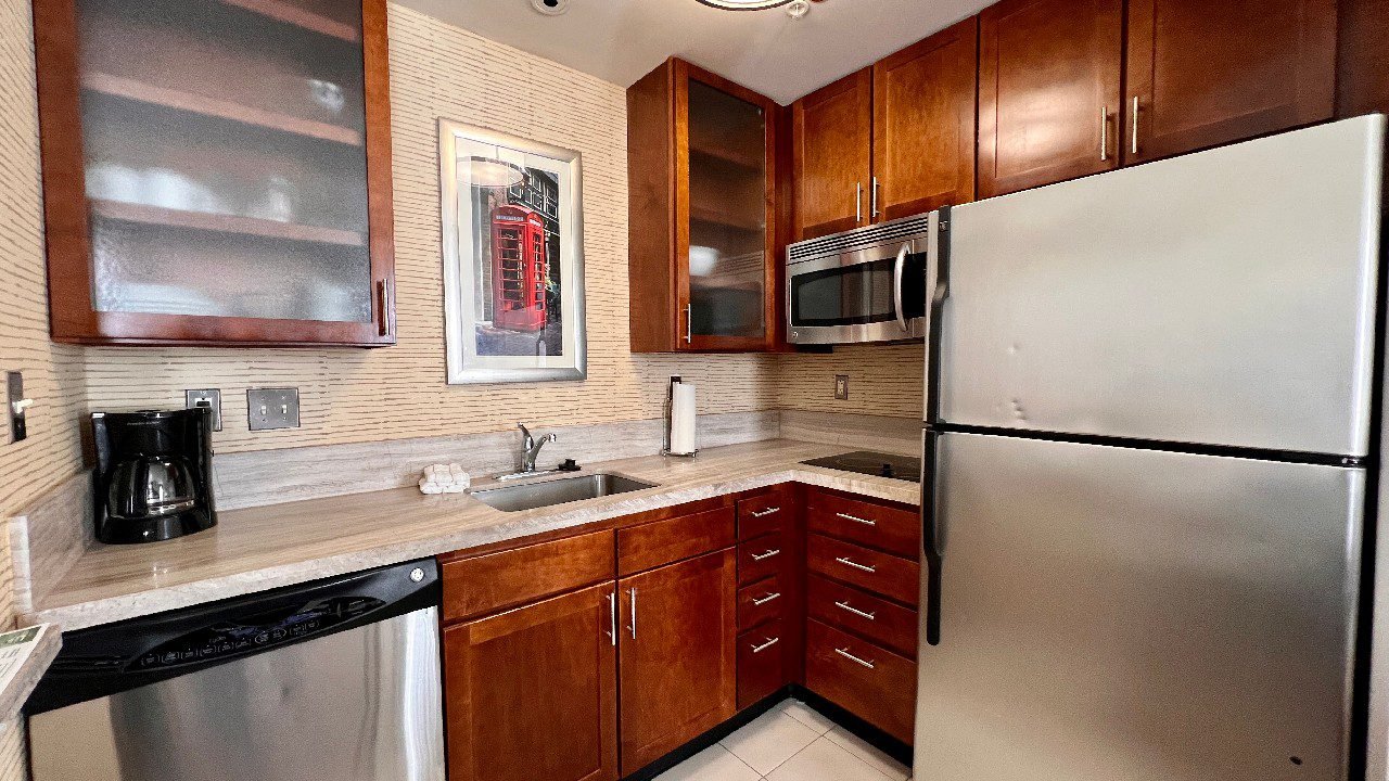 Residence Inn Savannah Downtown Historic District full kitchen
