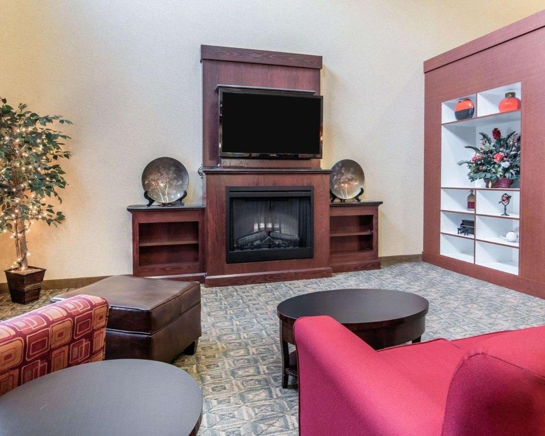 University Inn Vestal Lobby