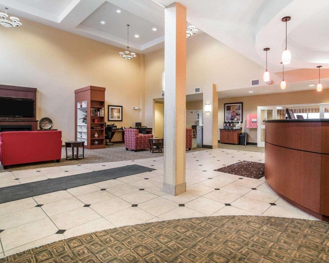lobby at University Inn Vestal Binghamton