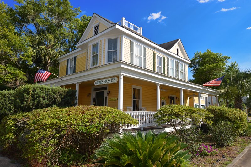 Coombs Inn & Suites in Apalachicola Florida