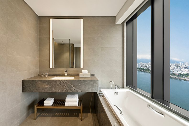 Courtyard Danang Han River Bathroom With a View